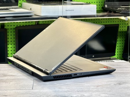 Lenovo Legion 17ARH05H 4